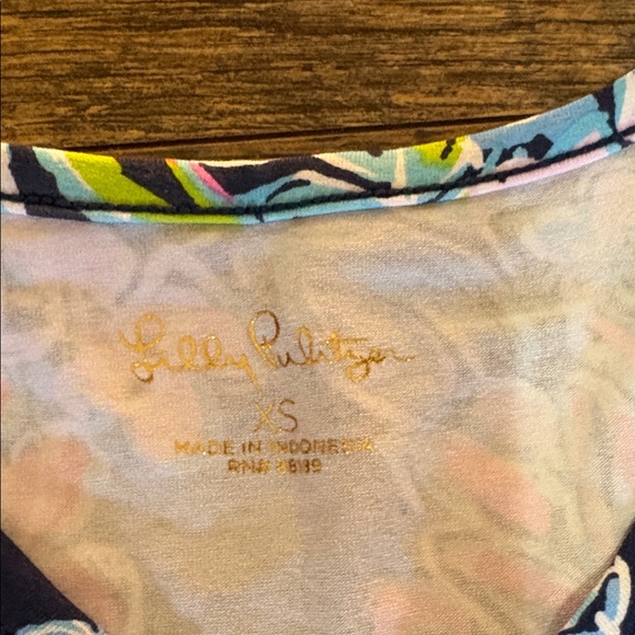 Lilly Pulitzer- Kaisley Dual-Neck, High Tide Navy, Pineapple Paradise‎ - Picture 2 of 2